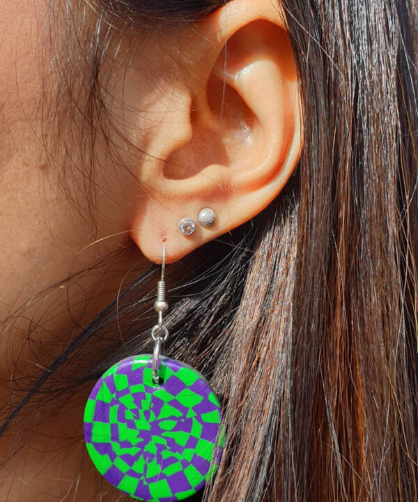 Boucles d’oreilles, motif Kaléidoscope violet et vert