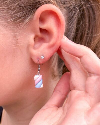 Boucles D'oreilles Guimauve De Noël En Fimo – Avec Nœud Argenté – Dormeuses – Neuves (sans Emballage)