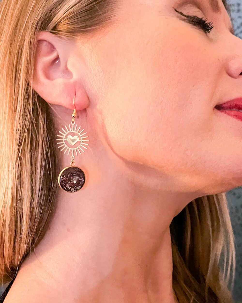 Boucles d'oreilles Amour Doré – Image 3