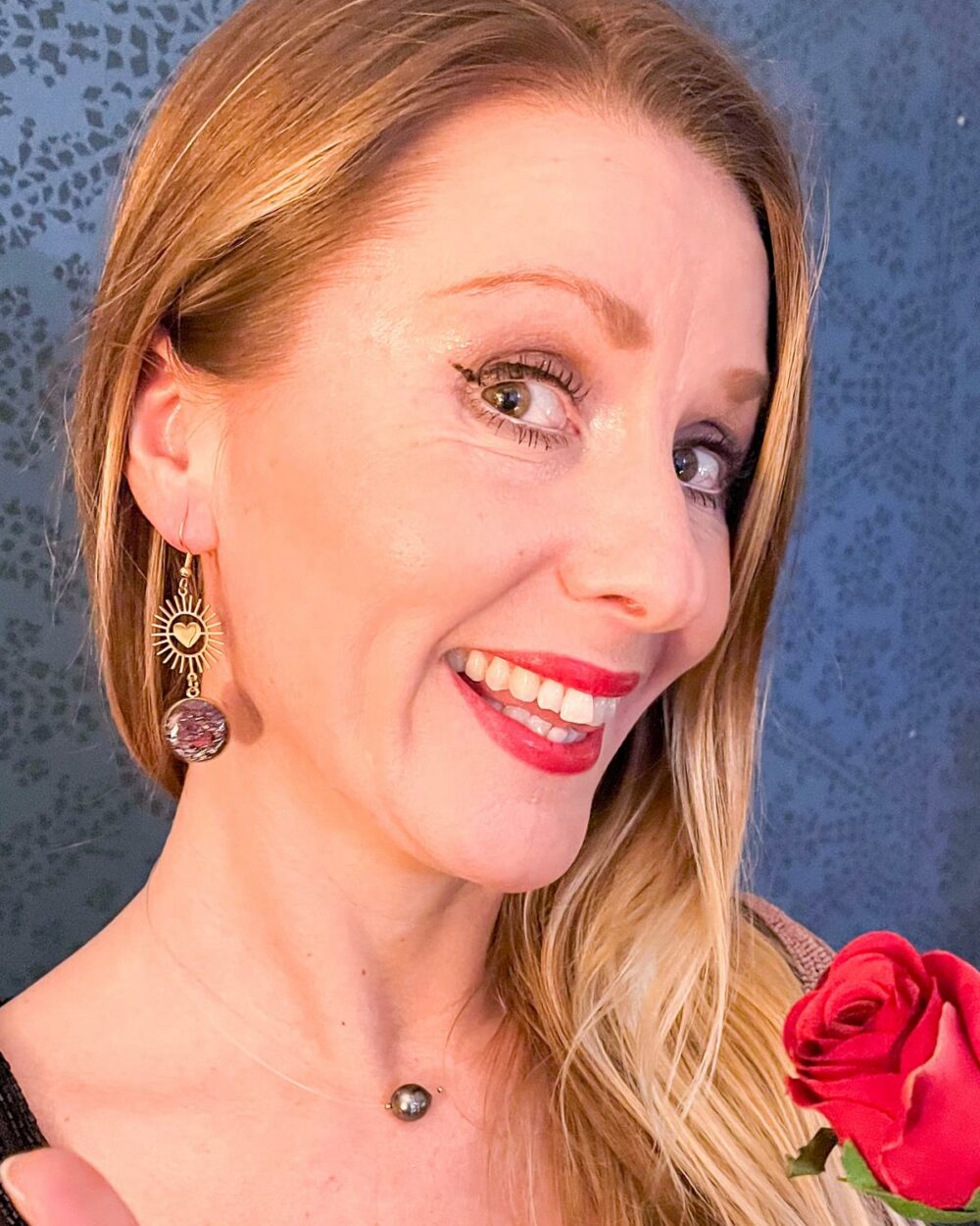Boucles d'oreilles Amour Doré – Image 2