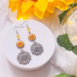 boucles-d-oreille-acier-inoxydable-artisanaux-polymere-fleurs-tournesol-simone-aura-joyeuse